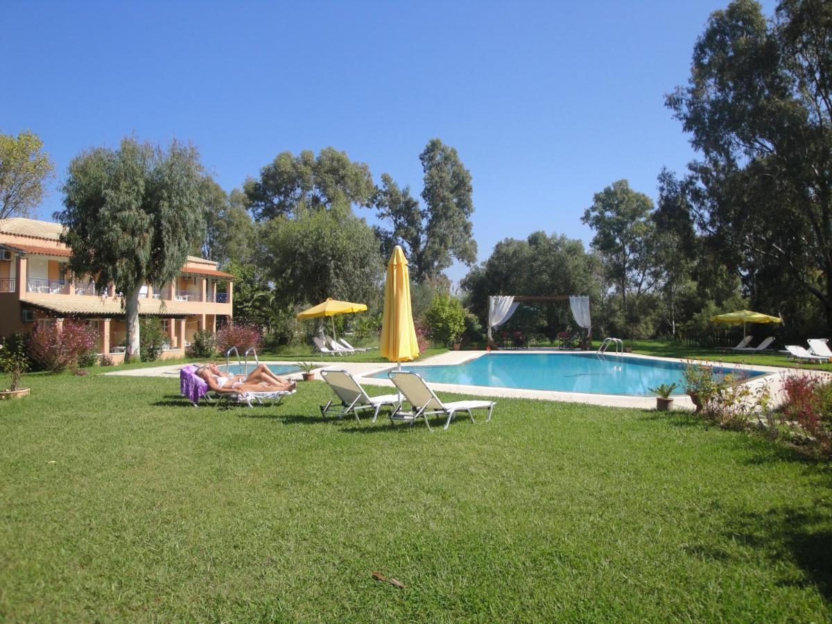 Tellis Holiday Rooms Moraḯtika Exterior foto