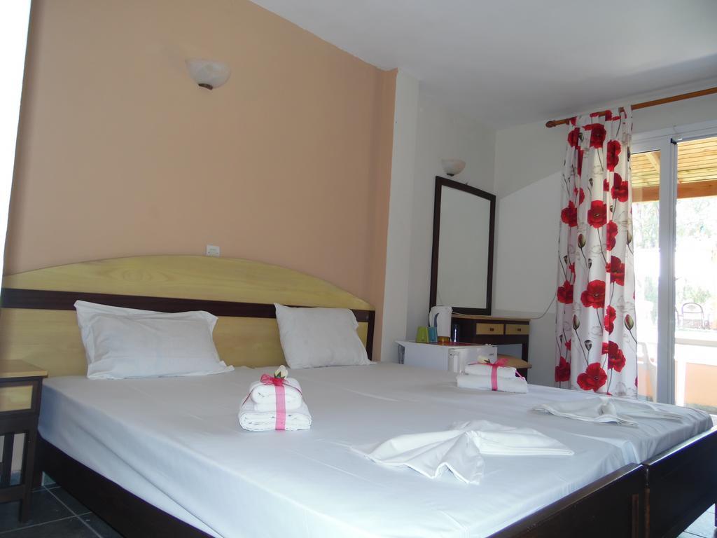 Tellis Holiday Rooms Moraḯtika Zimmer foto