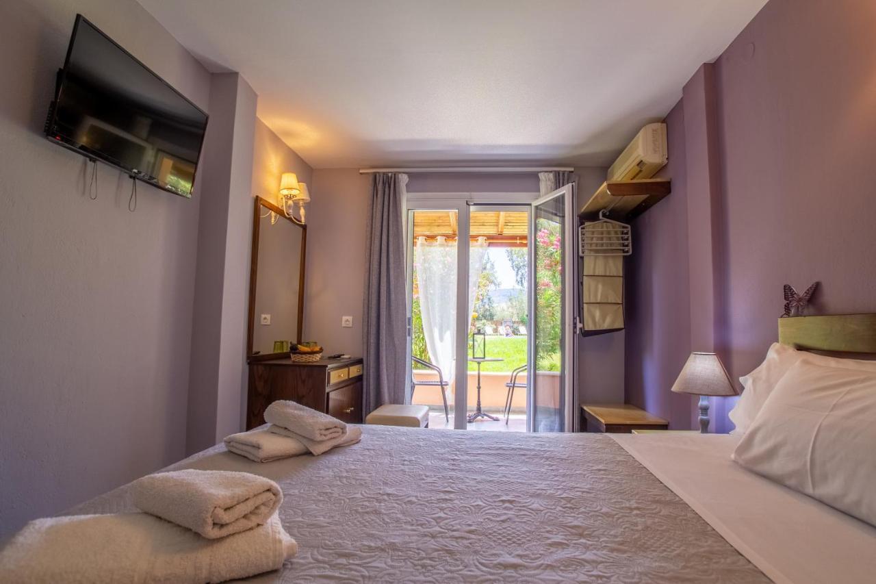 Tellis Holiday Rooms Moraḯtika Exterior foto