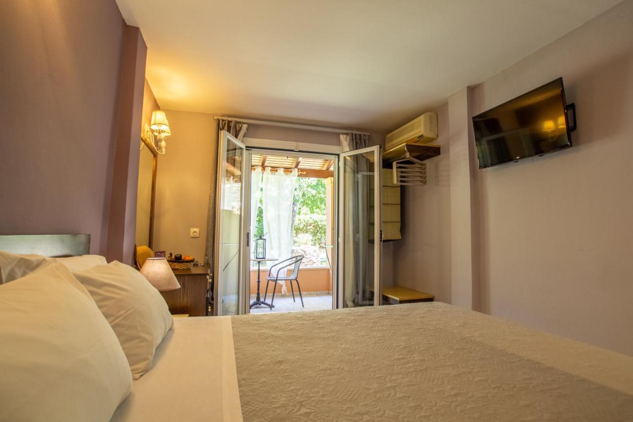 Tellis Holiday Rooms Moraḯtika Exterior foto