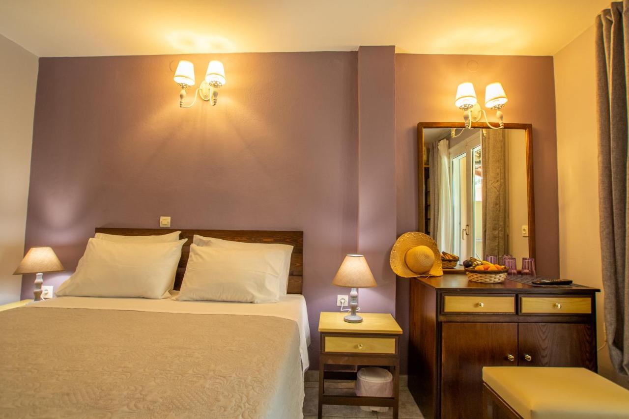 Tellis Holiday Rooms Moraḯtika Exterior foto