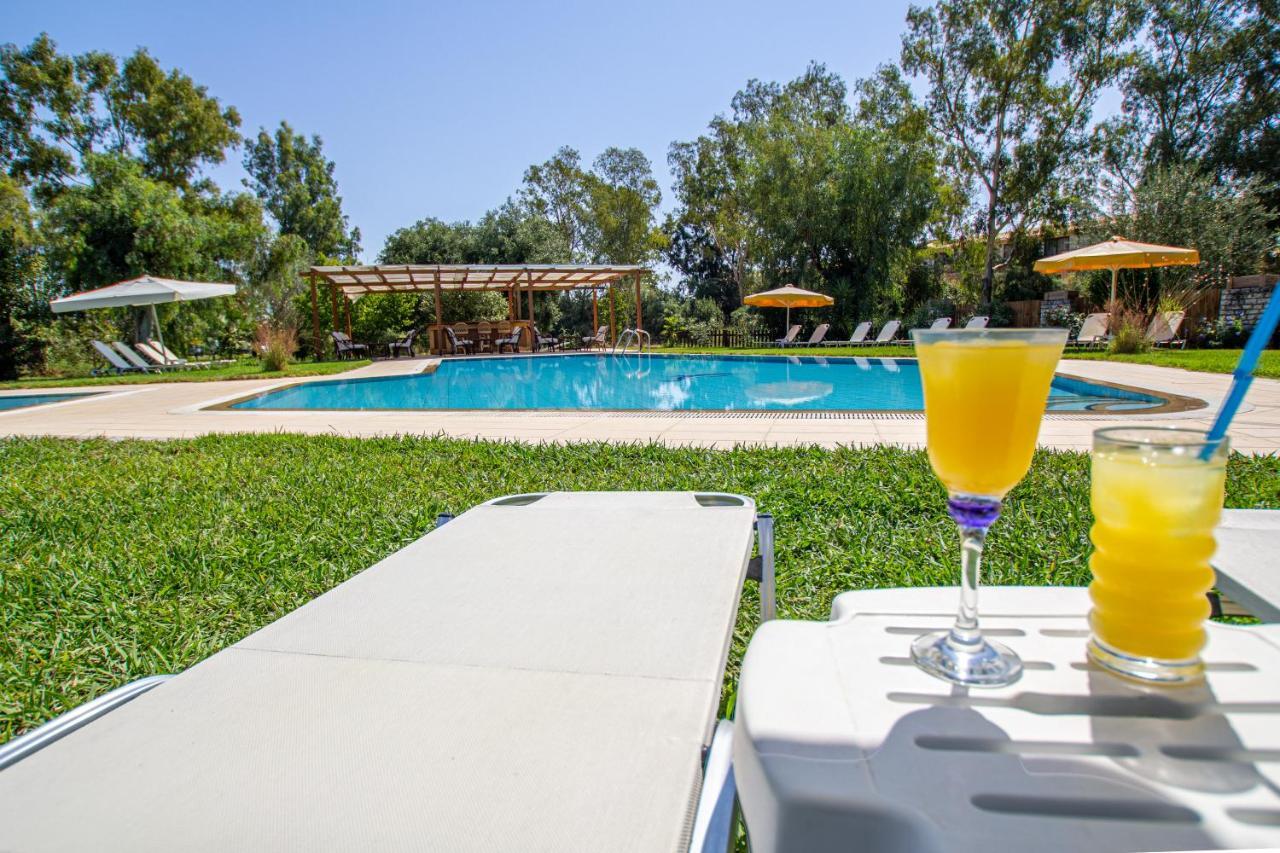Tellis Holiday Rooms Moraḯtika Exterior foto